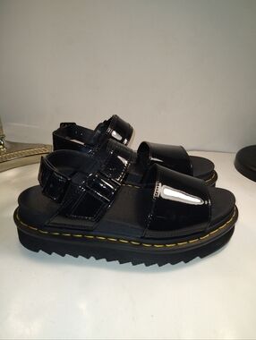 Dr Martens Voss Black Patent Leather Strap Sandals Women's sz 8.